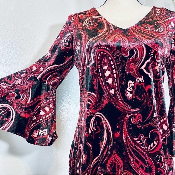 Prelude Velvet Flare Sleeve Top Red - Picture 3 of 9